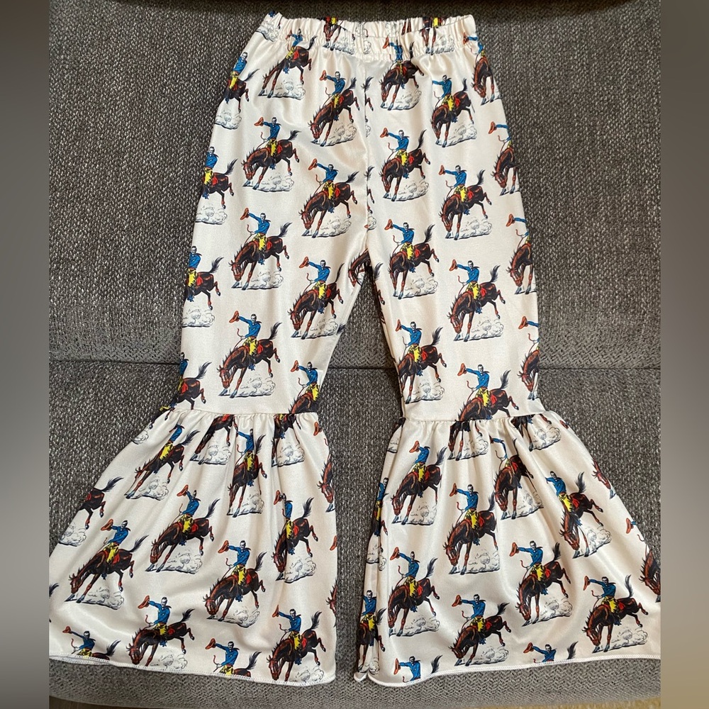 Girls 5/6 Cowboy Themed off white Straight to Flare Leg Pants EUC